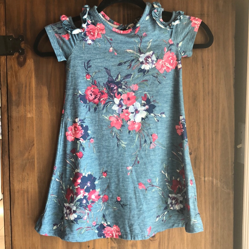 Girls dress